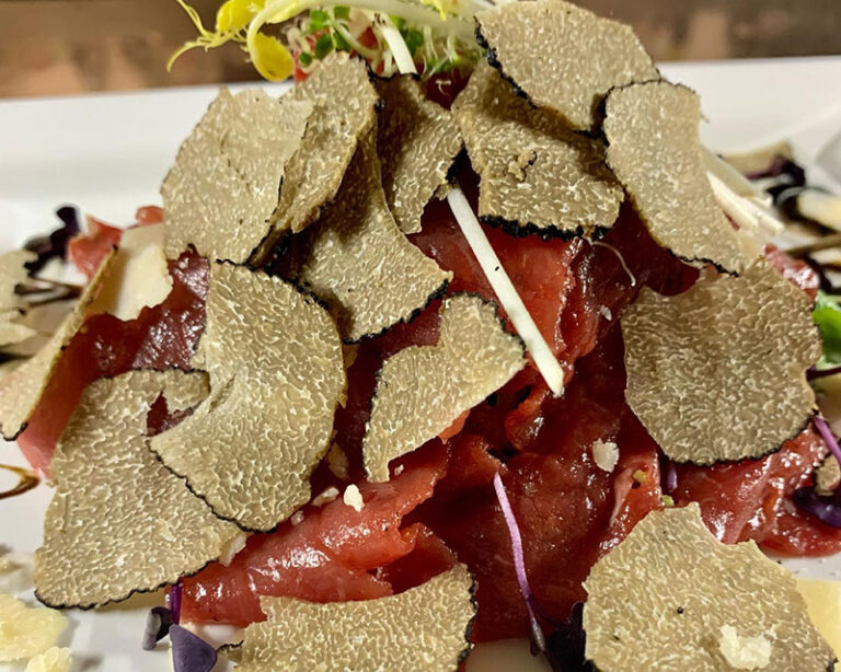 Carpaccio mit Sommertrüffeln